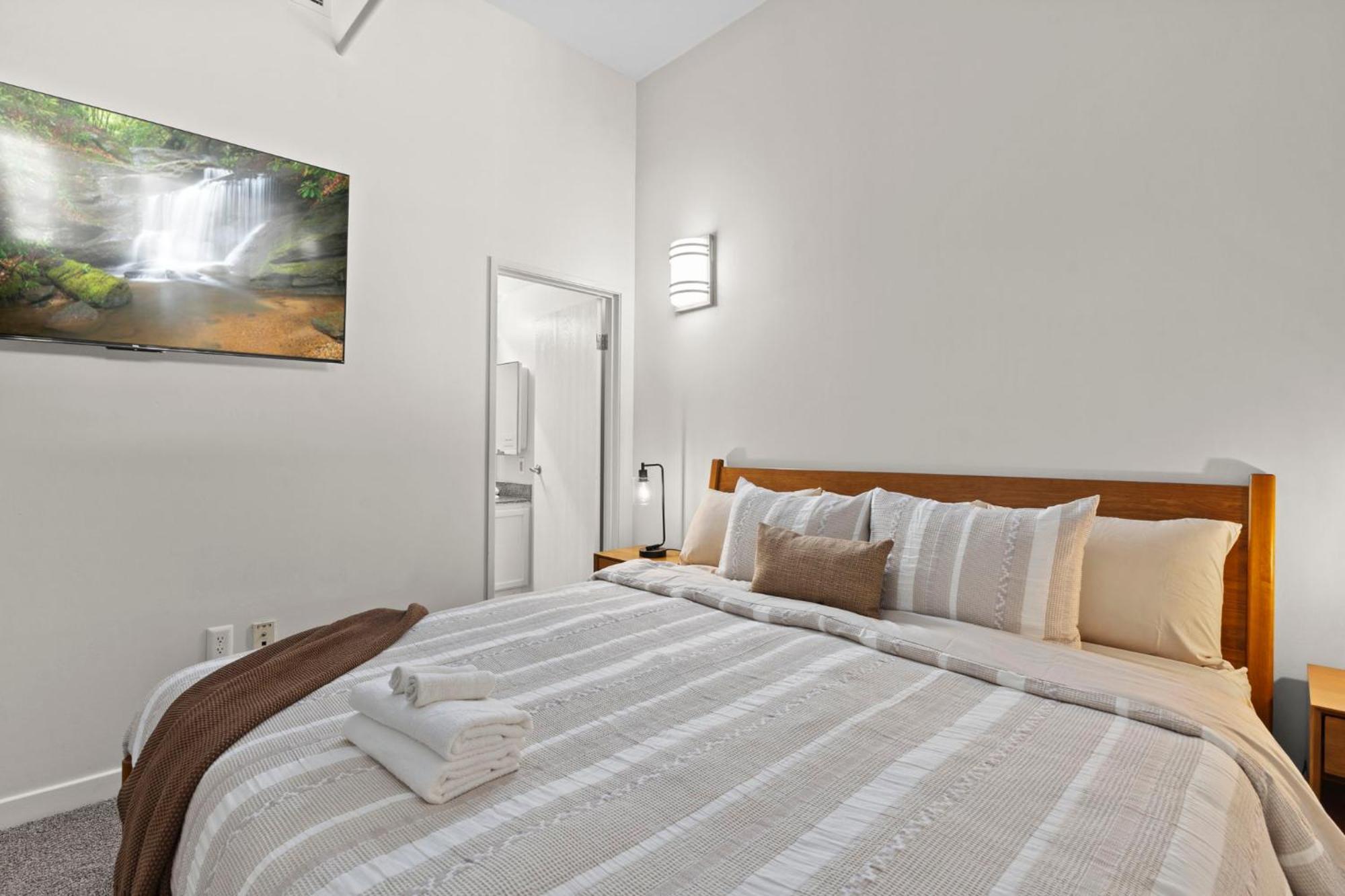 Indy Urban Stay - Skywalk - Sleeps 8 - Downtown - Stadium Indianápolis Exterior foto