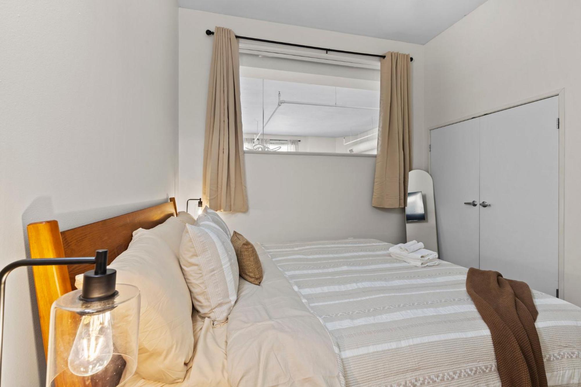 Indy Urban Stay - Skywalk - Sleeps 8 - Downtown - Stadium Indianápolis Exterior foto