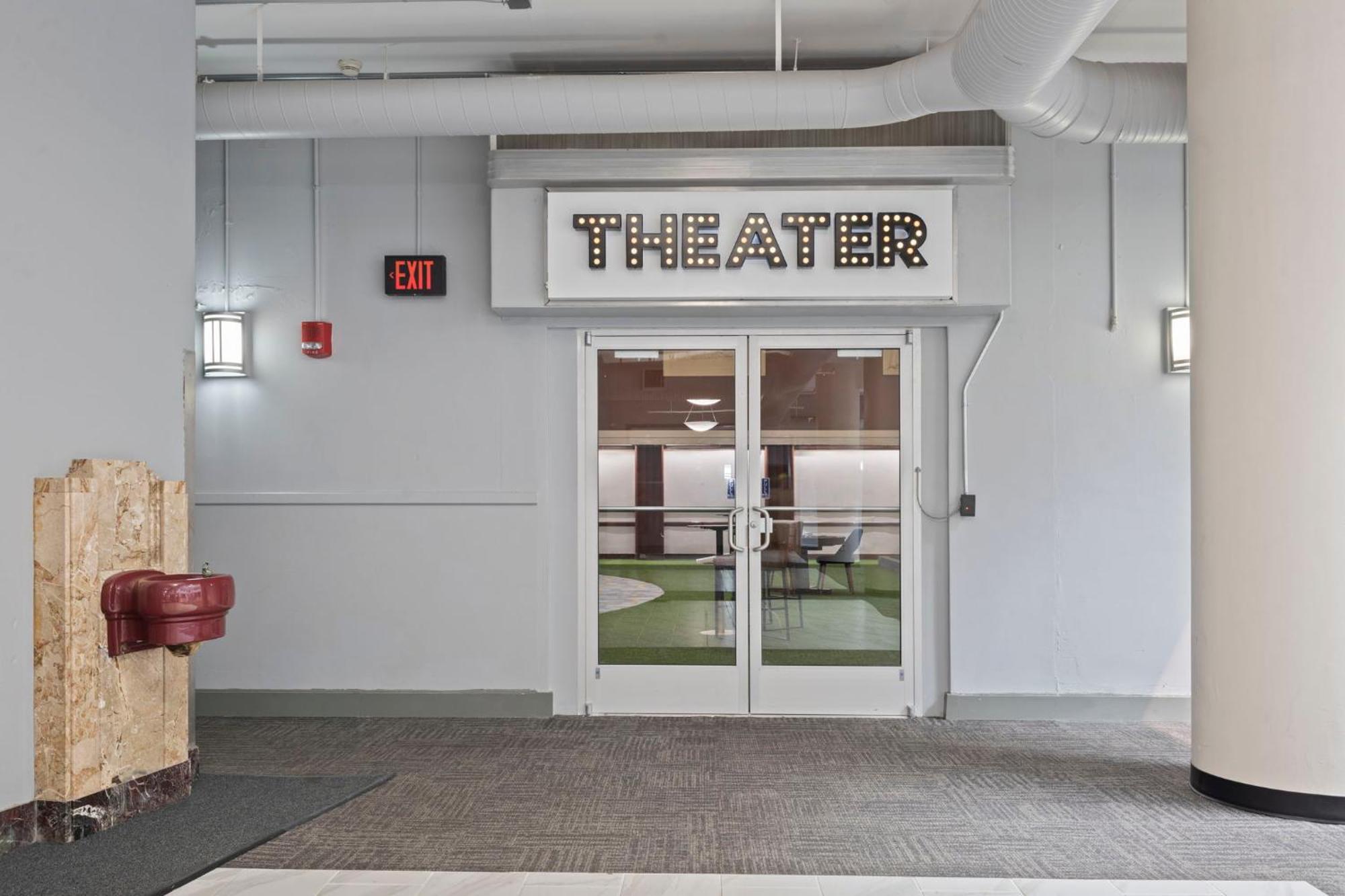 Indy Urban Stay - Skywalk - Sleeps 8 - Downtown - Stadium Indianápolis Exterior foto